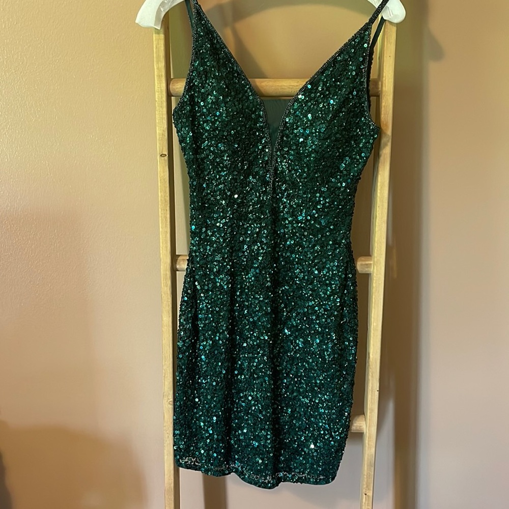 Primavera size 4 homecoming dress